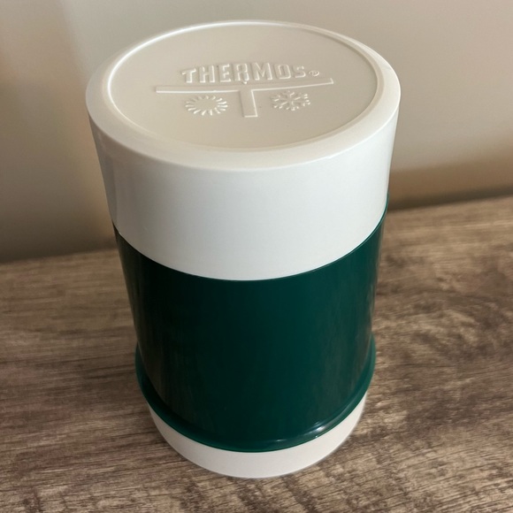Vintage Thermos Green Holds 10 ounces - Picture 2 of 8